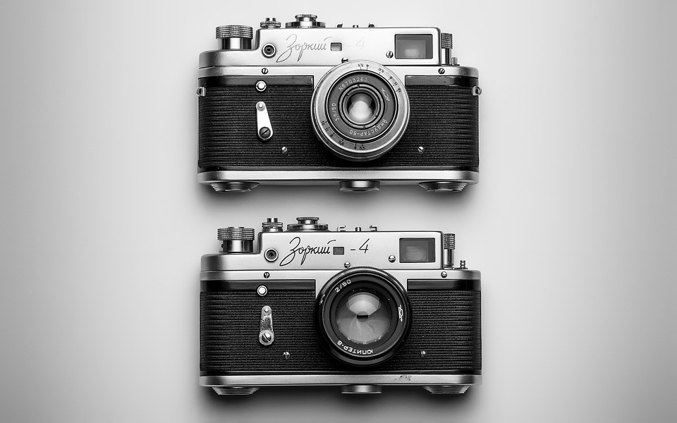 Dva fotoaparáty